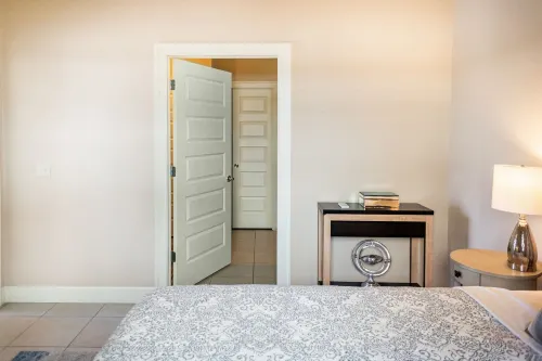 Chic Condo Steps from Bentonville Square Hotels in Bentonville