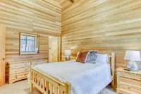 Dreamy mountain escape with hot tub, pools, golf, gym, & grill