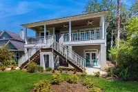 Welcoming Home with Golf Course View, High-Speed WiFi, and Central AC