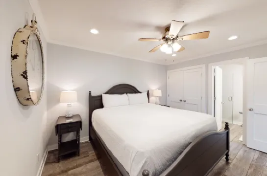 Pool view condo with free WiFi, central ac, private w/d, & shared pool