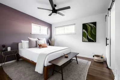 Bright Open Floor Plan and Private Backyard - Stylish Mid-Century Haven Hotels in Arvada