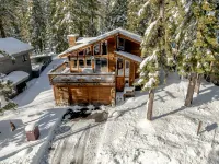 Gourmet Kitchen and Spacious Decks - Charming Handcrafted Haven