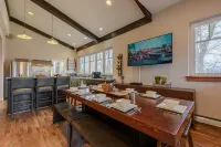 Contemporary Mountain Retreat with Media Room and Fireplace - Charming Escape