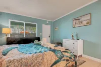 Beach-Side Pool and Tropical Courtyard - Stunning Coastal Retreat