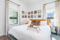 Stylish Retreat with Rooftop Lounge and Community Pool - Vibrant Escape