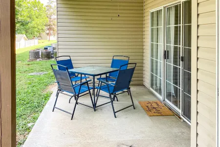 Comfortable ground-floor condo with an electric fireplace & washer/dryer