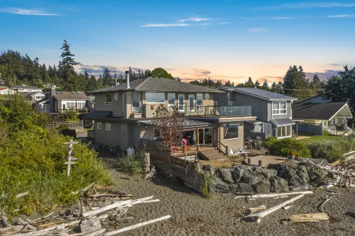 Direct Beach Access and Spacious Living - Beautiful Coastal Retreat Hotels in Whatcom County