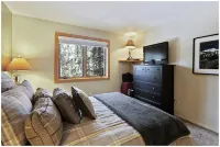 Access to Pool, Hot Tubs and Easy Slopes Access - Charming Retreat