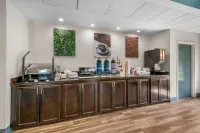 Clarion Pointe Apex - Holly Springs - breakfast
