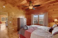 Long Range Views and Private Kayaks - Stunning Mountain Haven Hotels in Lake Lure