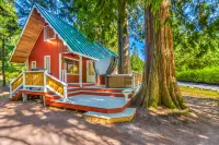 Private Hot Tub and Scenic River Views - Charming Rustic Oasis Hotels near Crystal Mountain Guest Services