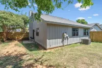 Lovely Downtown Round Rock Home