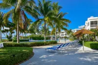 Lagoon Pool and Marina Amenities - Stunning Coastal Oasis Hotel a Key Largo