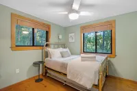 *New* HotTub | GameRoom | Large Deck | DogFriendly Hotels in Basye