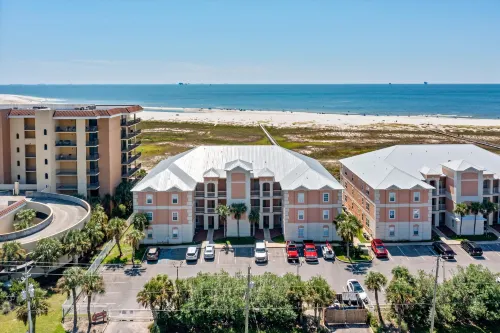 Awe-Inspiring Gulf Views and Inviting Pool - Amazing Beach Haven