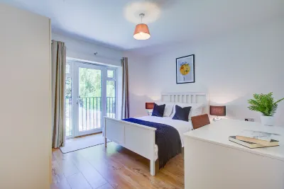 Hybrid Resi - New Malden