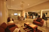 Impeccable Hotel by HomeVille Plusベニン - 2つ星
