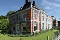 Group Villa with Pool & Sauna Hotels in Wanze