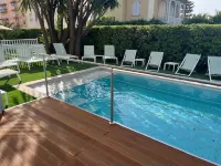 Résidence Hôtelière Carlton Beaulieu sur mer Hôtels à : Saint-Jean-Cap-Ferrat