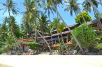 Freddies Santai Sumurtiga - Beach