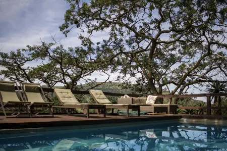 Three Tree Hill Lodge Отели в г. Утхукела