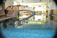 Hotel Diplomat Residency - Pools