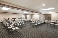 SureStay Plus Hotel by Best Western Coralville Iowa City Отели в г. Johnson County