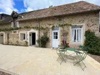 Le Presbytere Hotel a Lombron