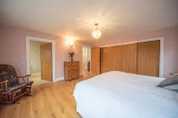 8 Person-Luxury-FamilyFriendly-PetFriendly-Hot Tub - WiFi