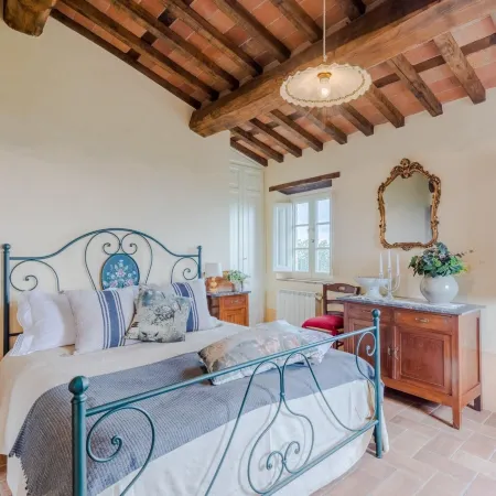 Tuscan Fizz Villa a Vineyards Retreat