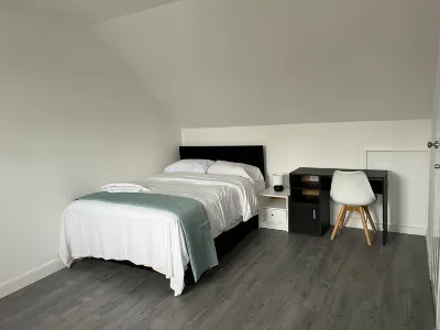 Remarkable 1-Bed Studio Apartment in Redbridge Hotels in Redbridge
