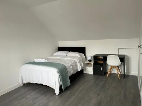 Remarkable 1-Bed Studio Apartment in Redbridge Hotels in Woodford