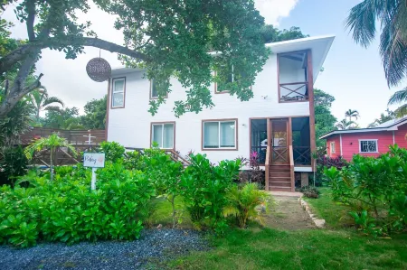 Casa Palmera 2 Bedroom Home by Redawning Отели в г. Санди Бэй