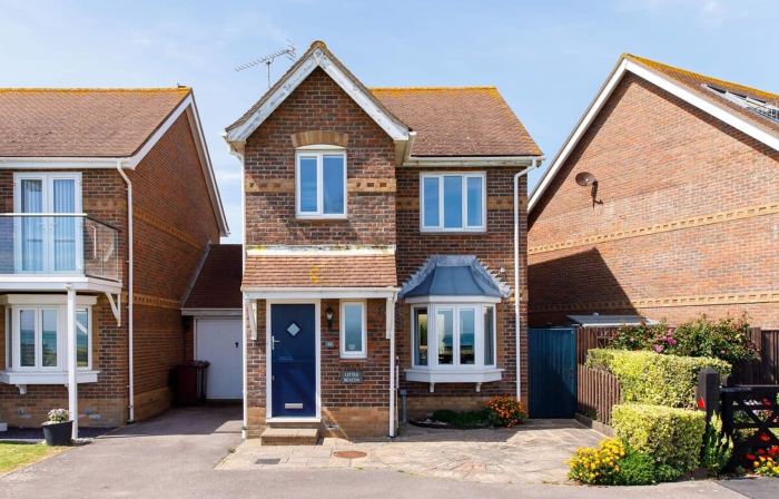 Wonderful Seafront Home - Panoramic Ocean Views