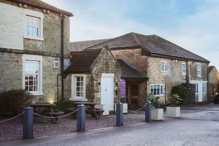 CBH The Highwayman Hotel Отели в г. Брамптон