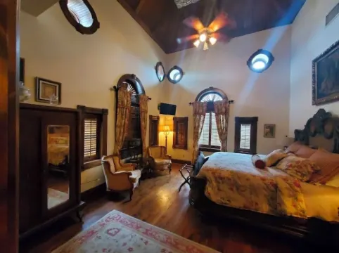 Eastburn Inn Hotels in Jack County