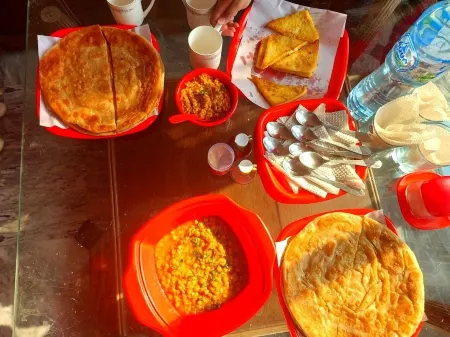 RED ROSE HOTEL & RESORT Mansehra Отели в г. Маншехра