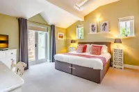 Broadrock Accommodation - Clock Cottage