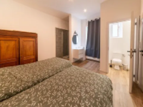 Mansion with Pool & Bar Hotels in Bullingen