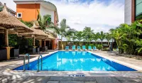 Charleson Luxury Hotel - Pools