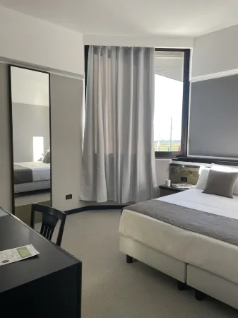 Hotel Gardenia Fiera Отели в г. Carimate