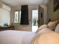 Motel 991 勒·維威恩斯·杜·拉克酒店