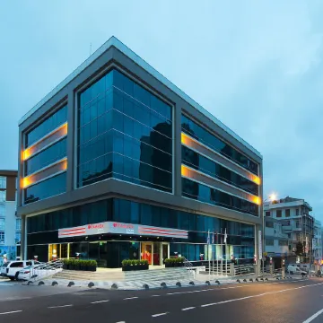 Ramada Encore by Wyndham Istanbul Kartal Отели рядом с достопримечательностью «Станция метро Pendik»