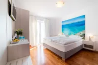 Rooms Raič Hotels in Komolac