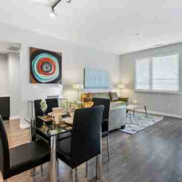 Bluebird Suites Near Facebook HQ Rooms