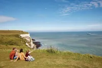 2 Bed Chalet St Margaret's at Cliffe South Coast Hotels in Saint Margarets at Cliffe