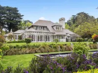 Parklands Country Gardens & Lodges Blue Mountains Hotels in Blackheath