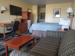 Oakridge Inn & Suites