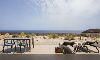 Kora Nivaria Beach