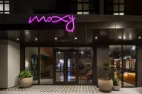 Moxy St. Petersburg Downtown Hotels near متحف سلفادور دالي